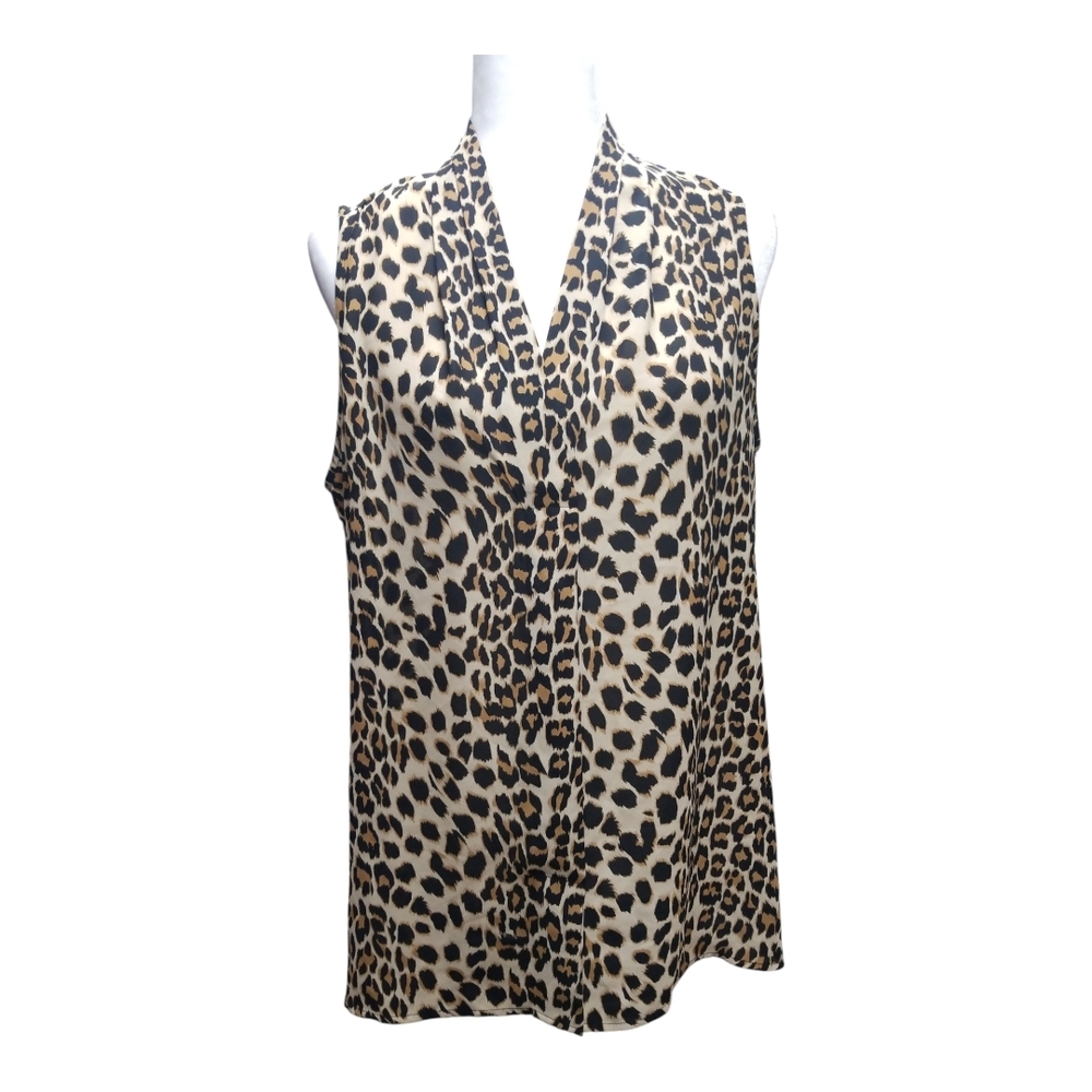 Roz & Ali Black and White Sleeveless Buttoned Blouse